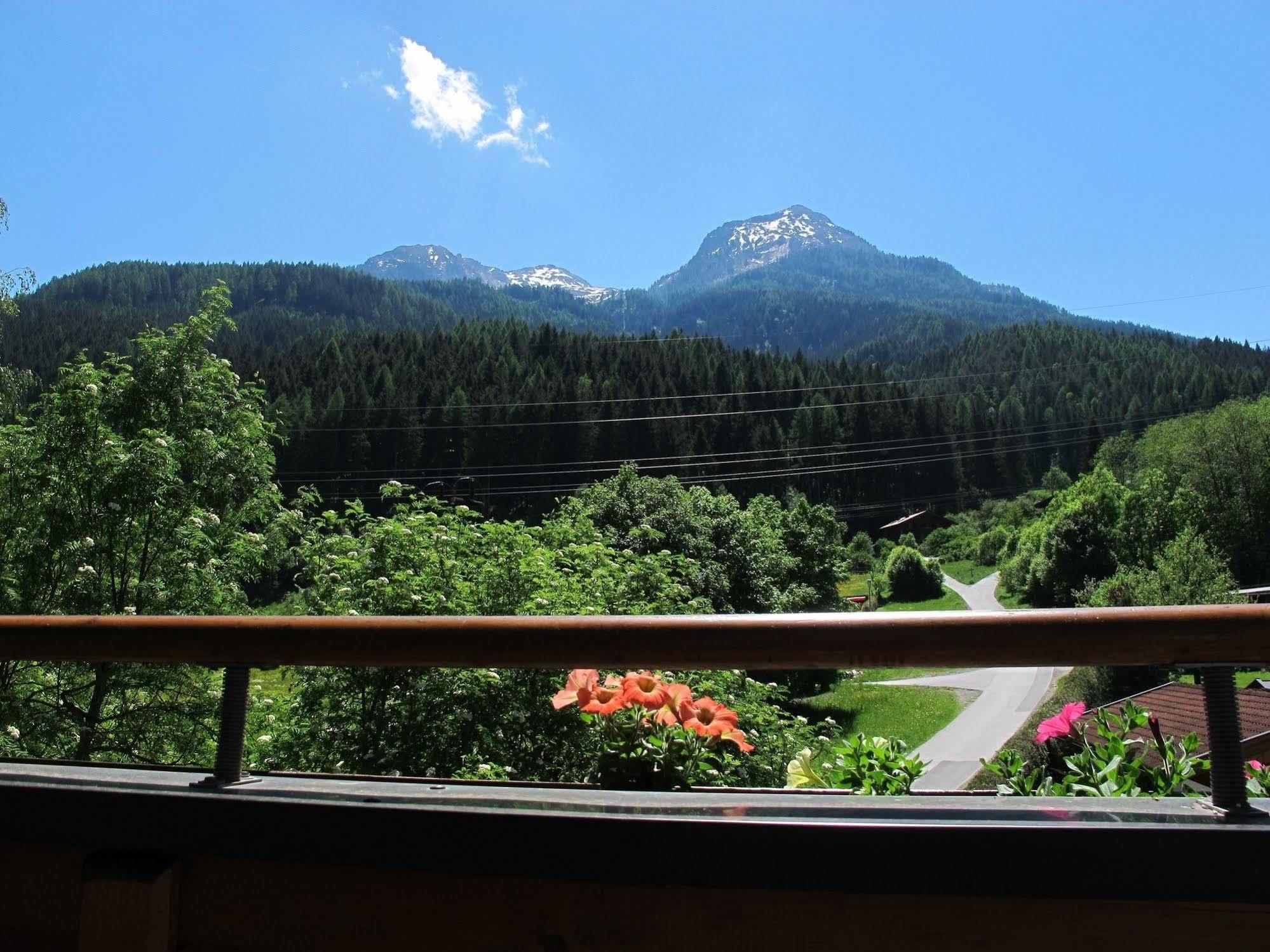 Pension Kristall Bramberg am Wildkogel Exterior foto